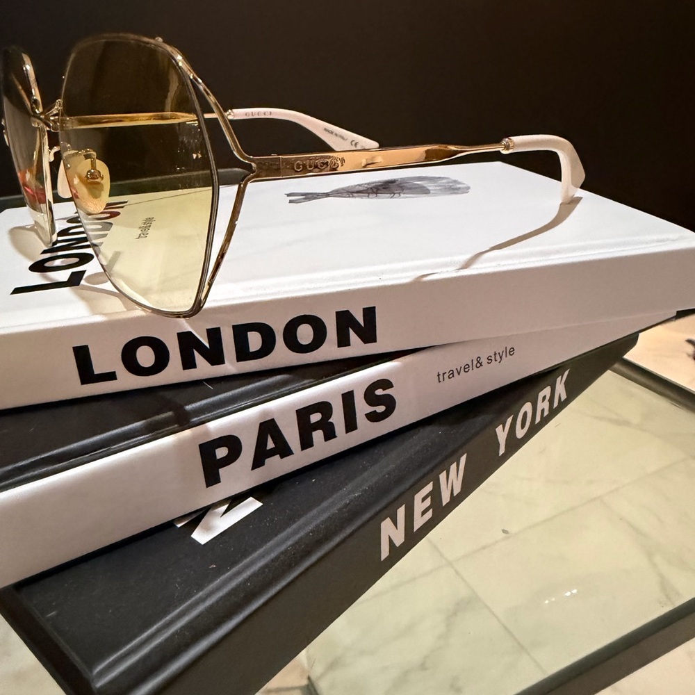 Authentic Gucci Geometric Oversized Frame Sunglasses - Picture 3 of 7